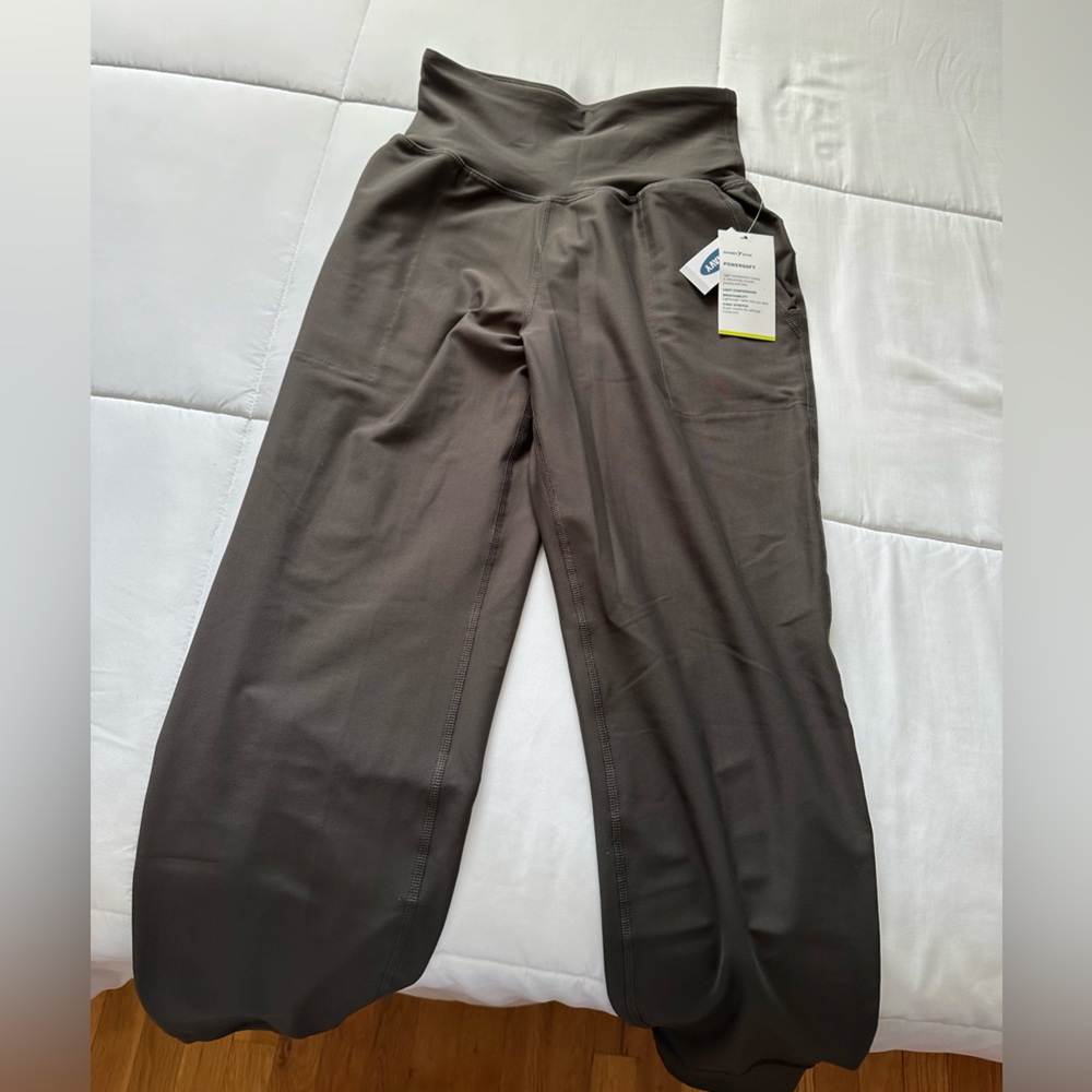 Old Navy Powersoft High Rise Jogger Go-Dry + TAGS